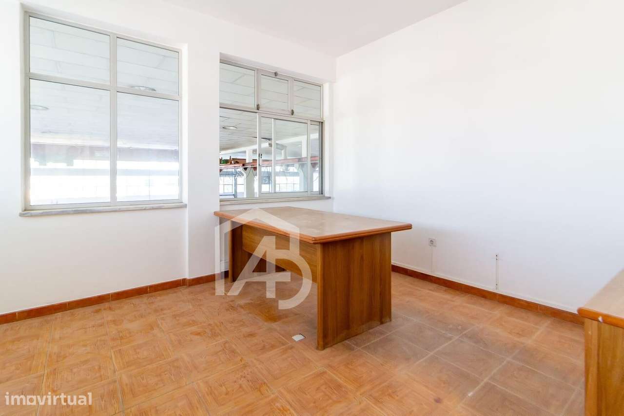 Prédio com potencial de reabilitação – Pernelhas, Leiria-10