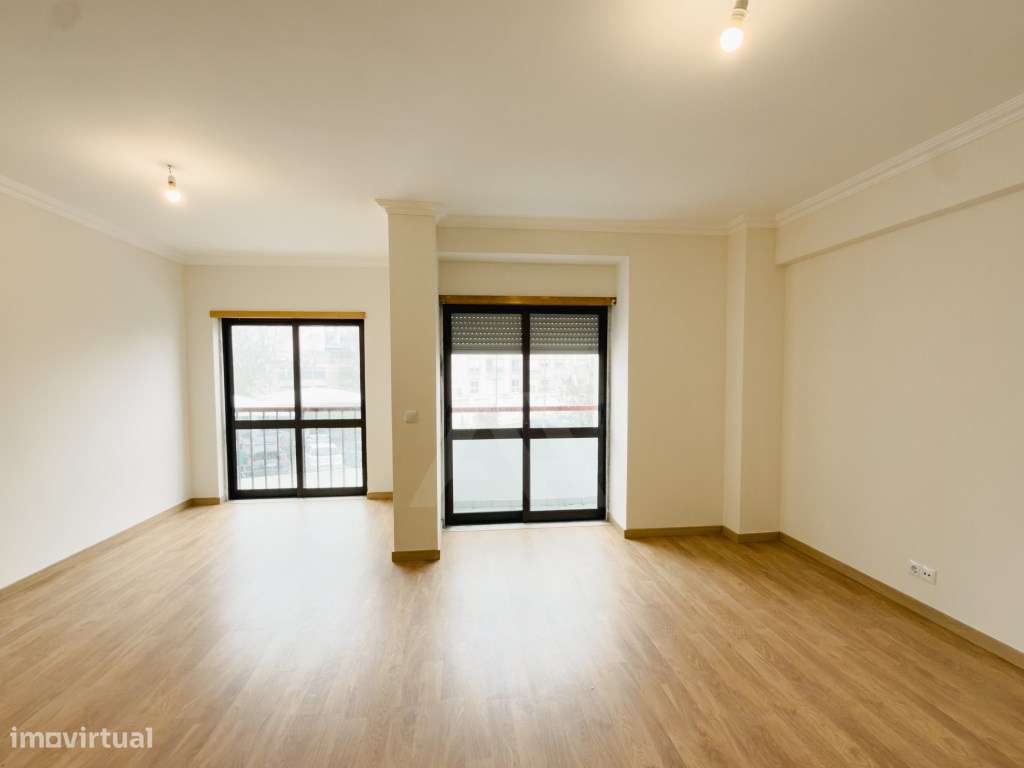 Apartamento T3 na Serra das Minas com Arrecadação - Grande imagem: 2/29