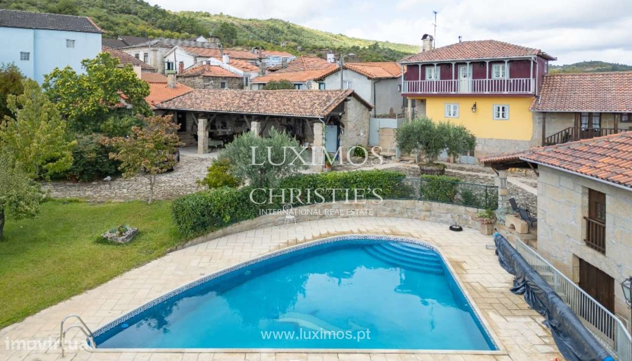 Moradia V9 com piscina e jardim à venda, em Valpaços - Grande imagem: 5/25