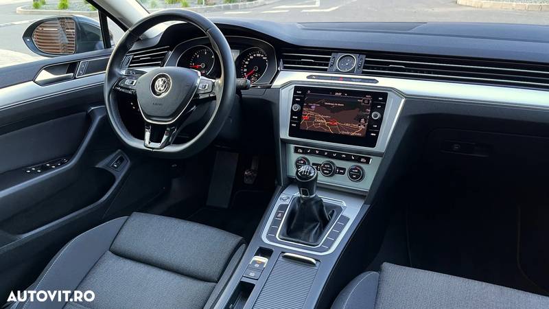 Volkswagen Passat 2.0 TDI (BlueMotion Technology) Comfortline - 12