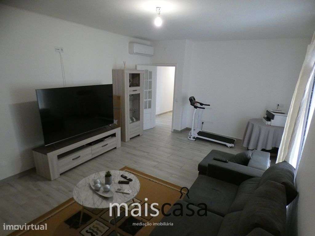 Moradia T3 com Tanque, Terreno e Linha de Água-5