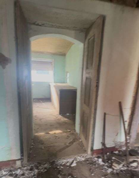 Linda moradia para reconstruir - Grande imagem: 5/10