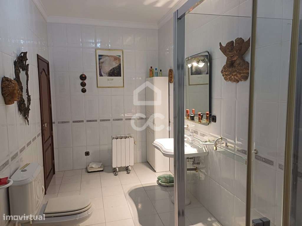 Moradia Bi-familiar T5+T2 em Palmeira, Santo Tirso-19