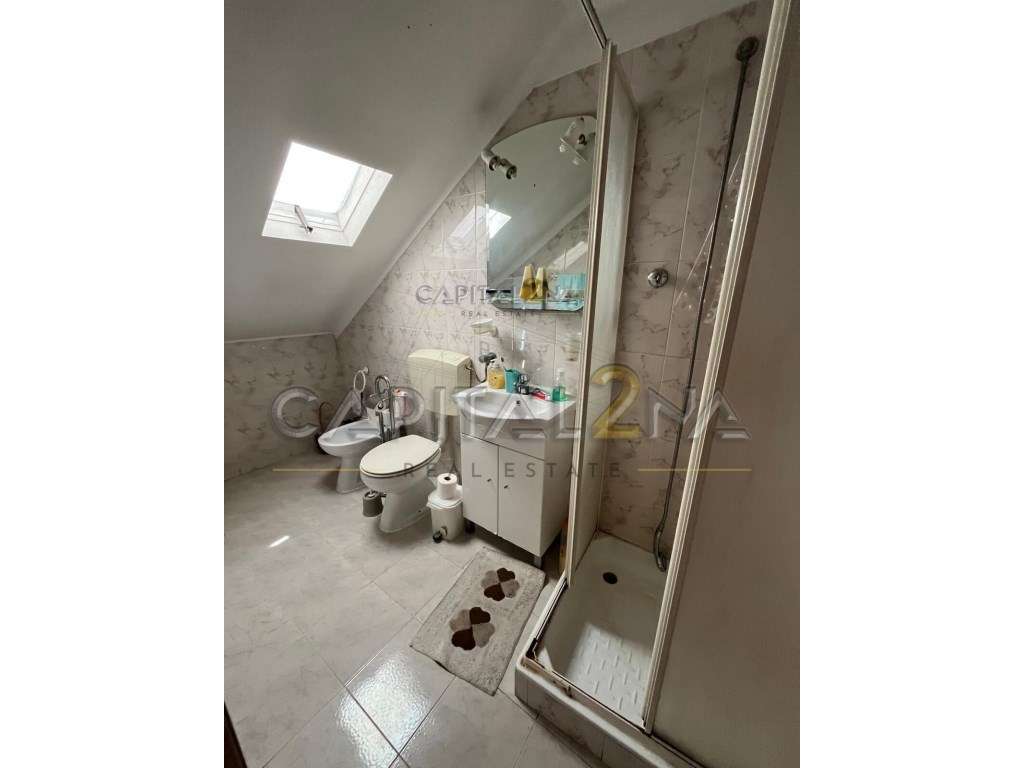 Prédio 4 Apartamentos T3 + Loja e ArmazémPrédio 4 Apartamentos T3 +...-31