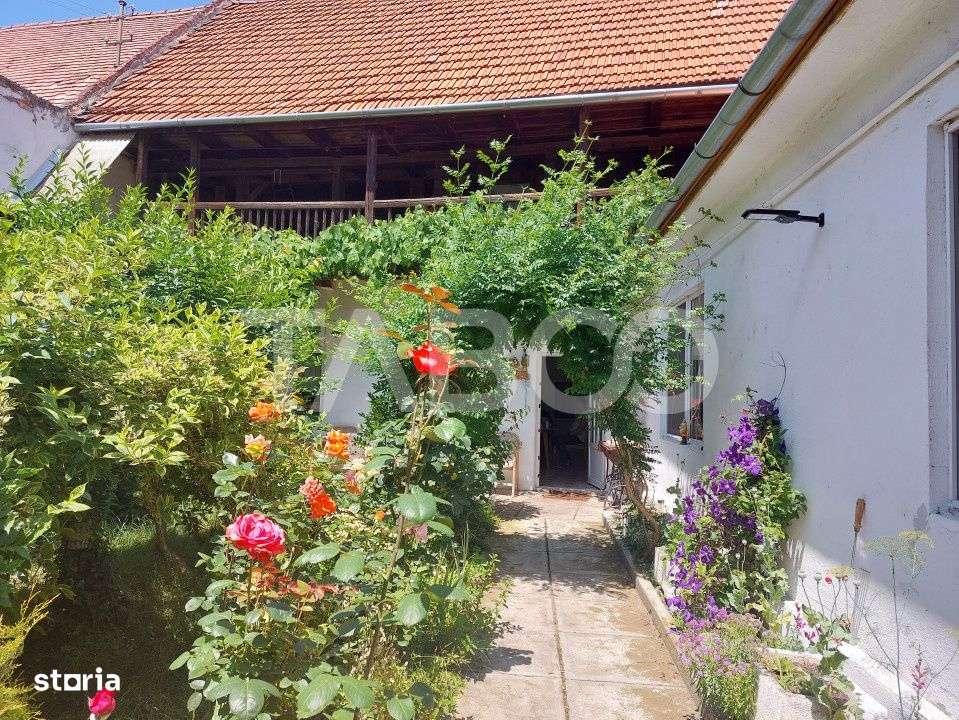 Casa cu multe oportunitati pretabila regim hotelier sau casa de locuit - Imagine principală: 1/19