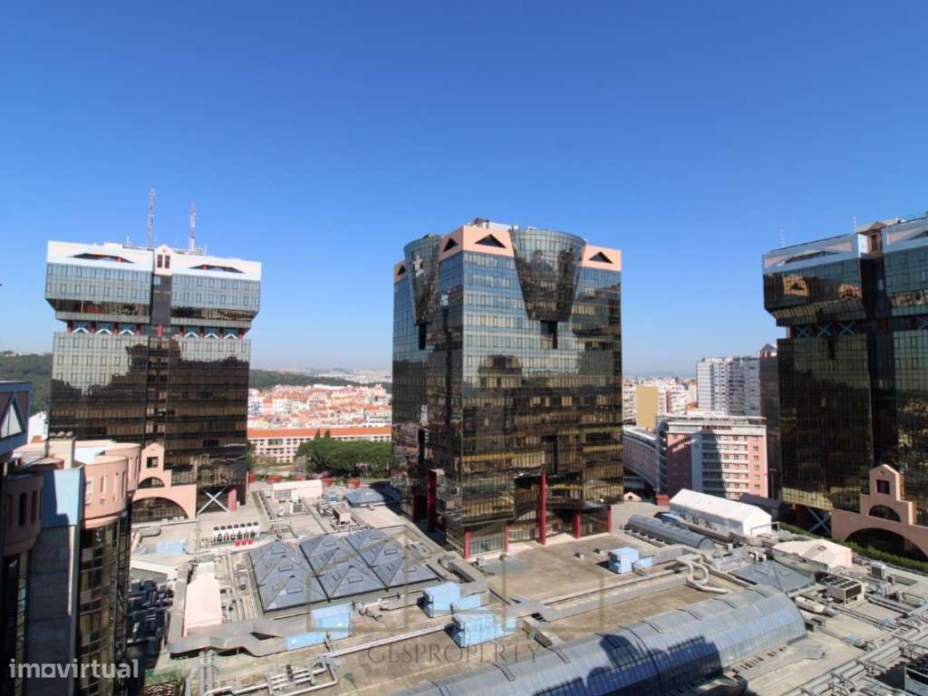 Apartamento T4 nas Torres das Amoreiras-34