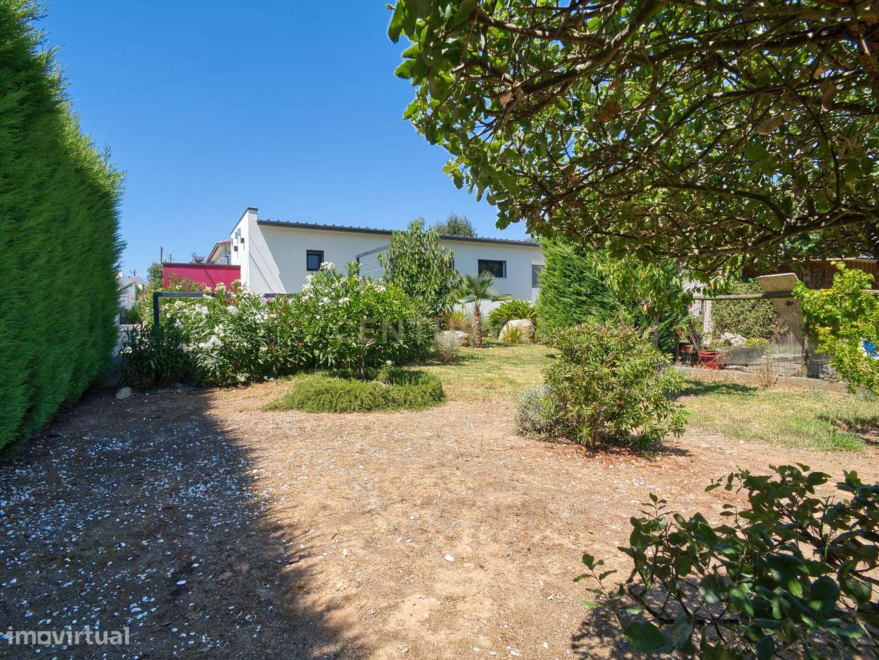 Moradia T4  como nova com Piscina  e vista serra dos Candeiros-44