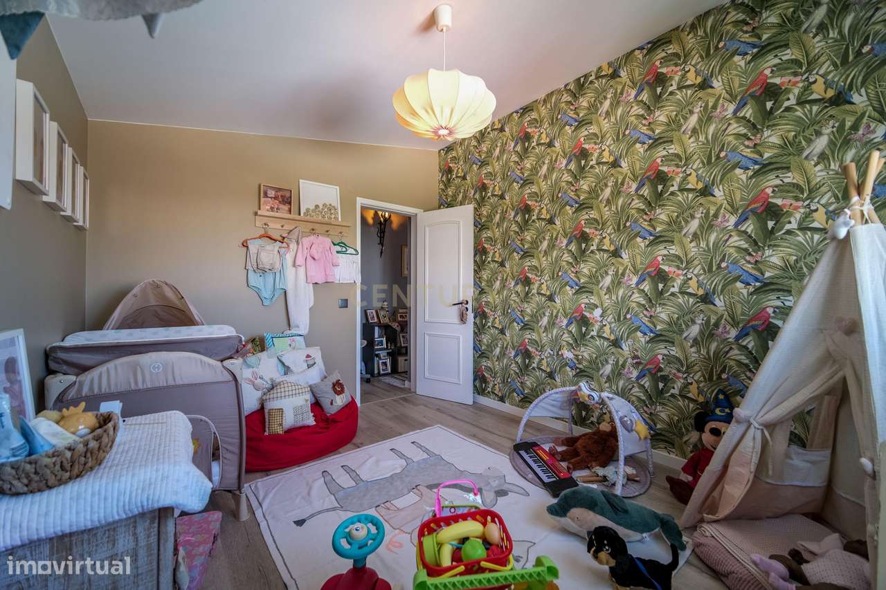 Moradia T5 renovada com piscina, perto da Ericeira.-32