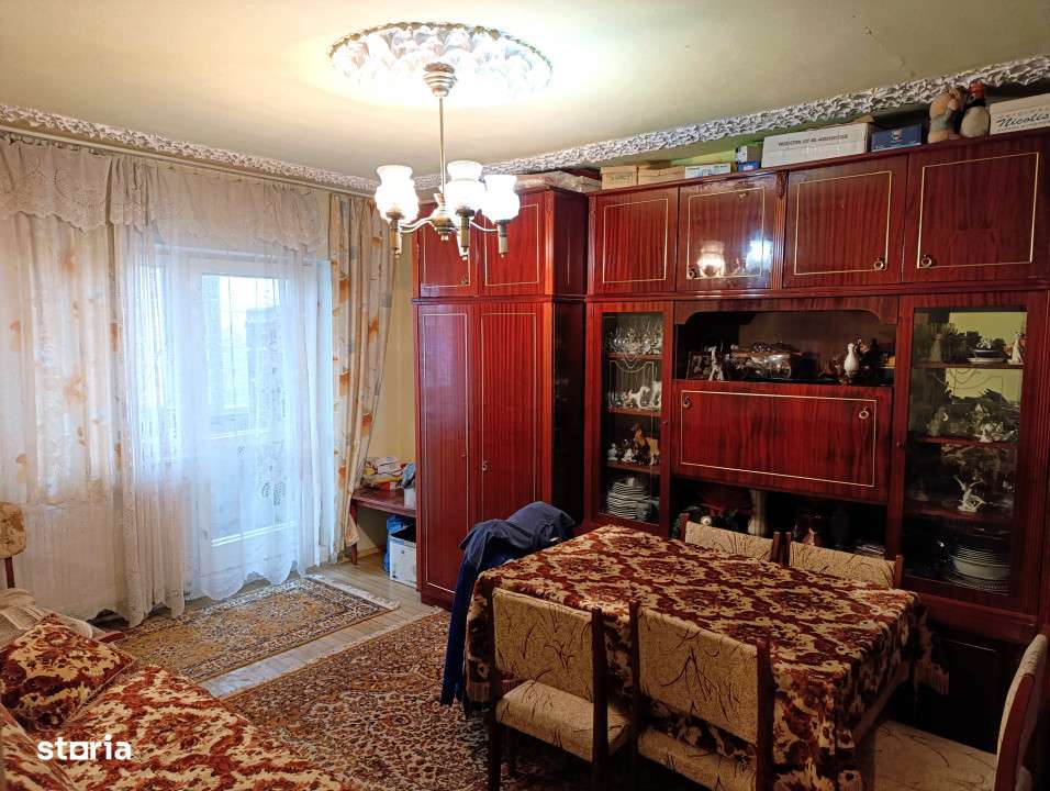 Apartament cu 3 camere, 2 bai si 2 balcoane, garaj. - Imagine principală: 5/6