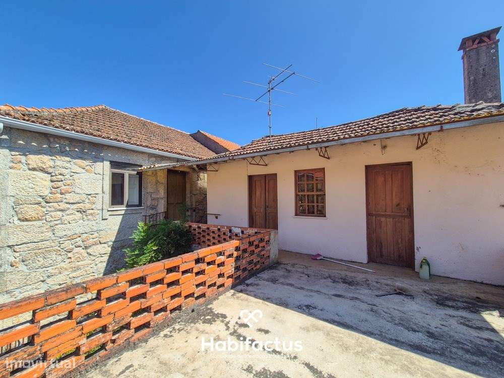 Moradia T3 em Pedra Remodelada para venda em Viseu-8
