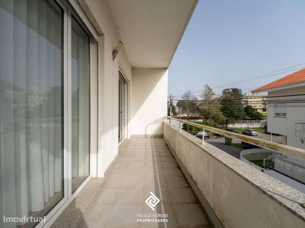 Moradia T3 localizada em Serzedo-19