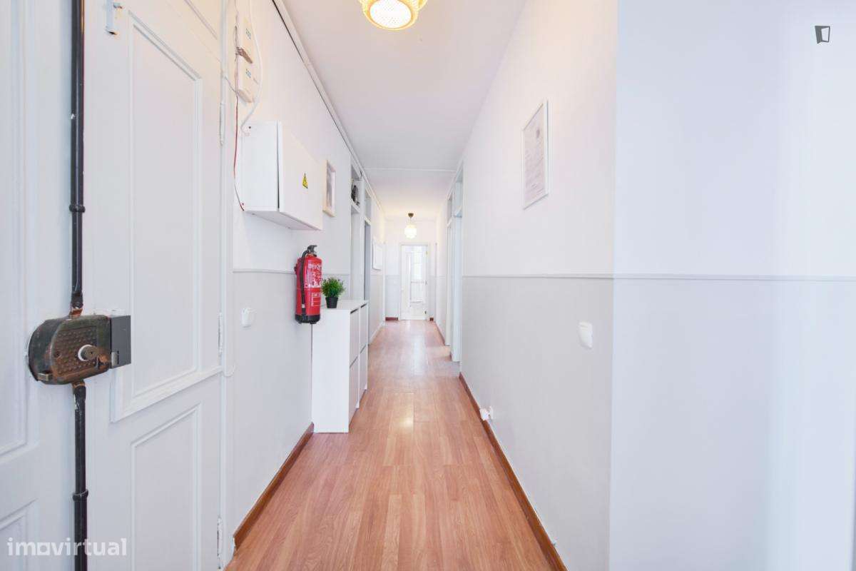 Quarto - localizado em Arroios Lisbon - Grande imagem: 3/10