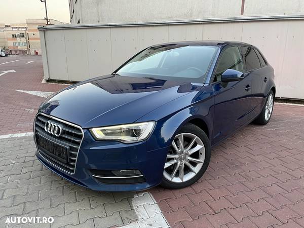 Audi A3 1.6 TDI Stronic Attraction - 1