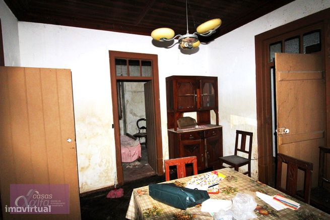 Moradia para reconstruir com terreno em Coimbrão-9