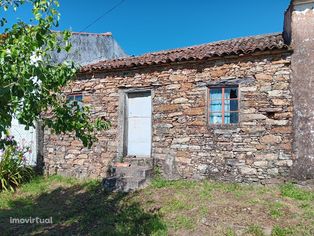 Casa Rústica para reconstrução com Quintal , na Venda Nov...