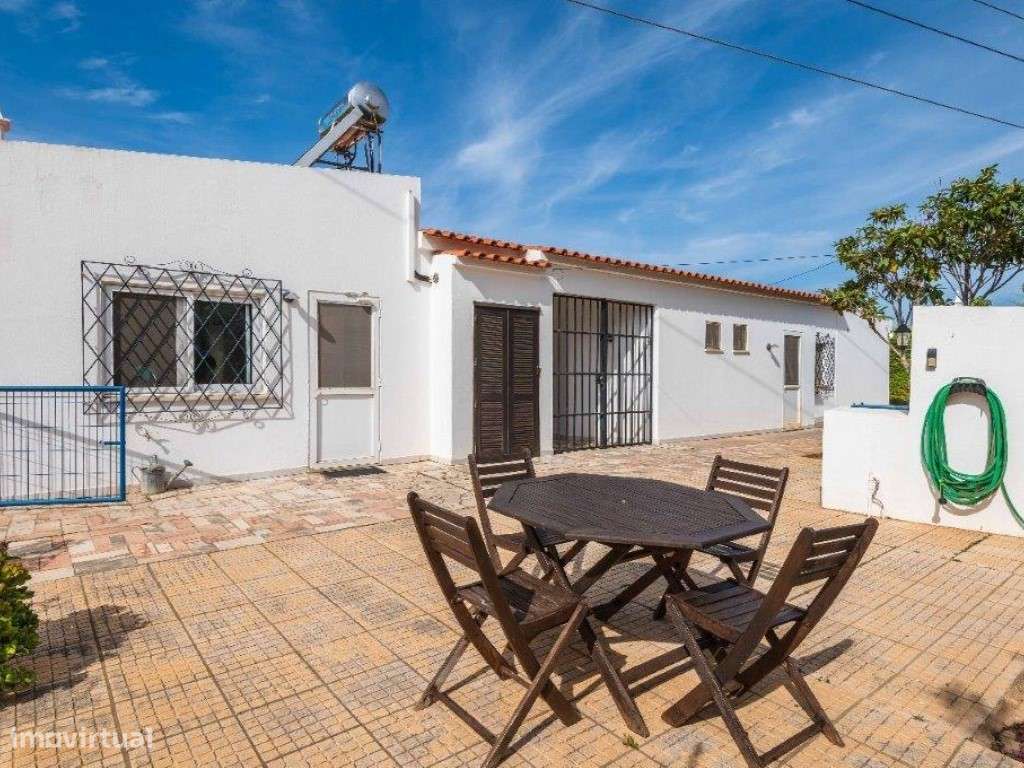 Moradia térrea V2 + 2 com piscina - Ataboeira - Guia - Albufeira-5