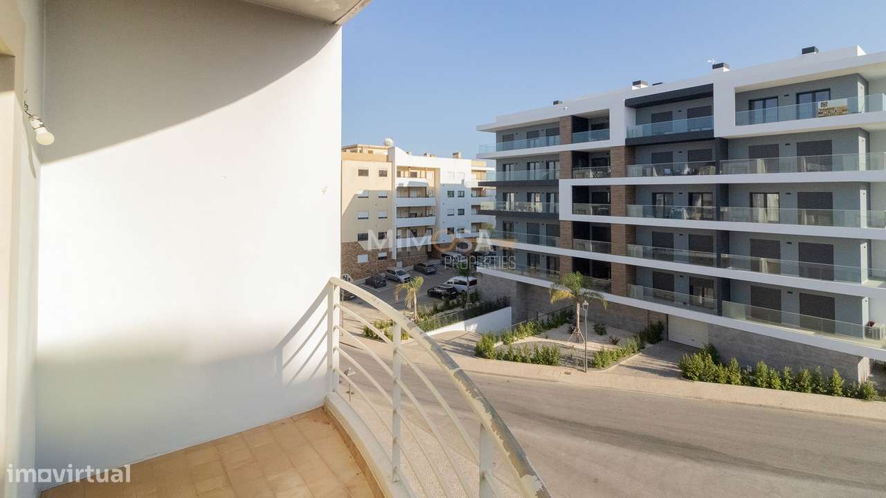 Apartamento T3 espaçoso e luminoso no centro de Lagos - Grande imagem: 2/25