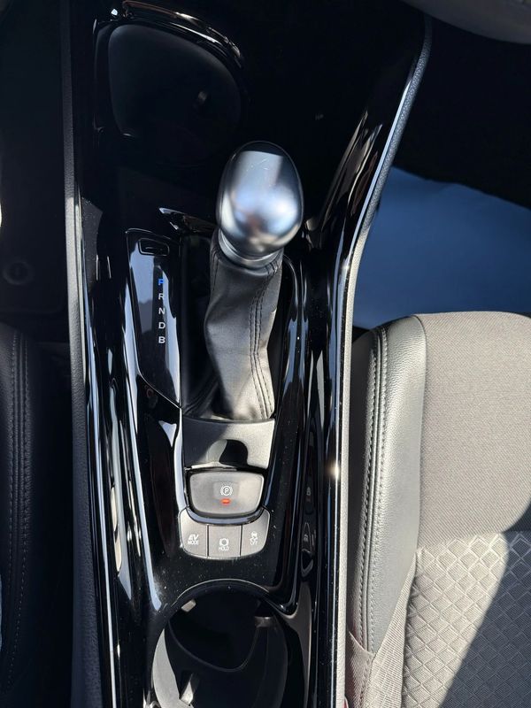 Toyota C-HR 1.8 HSD 122 CP 4x2 CVT Cult - 27
