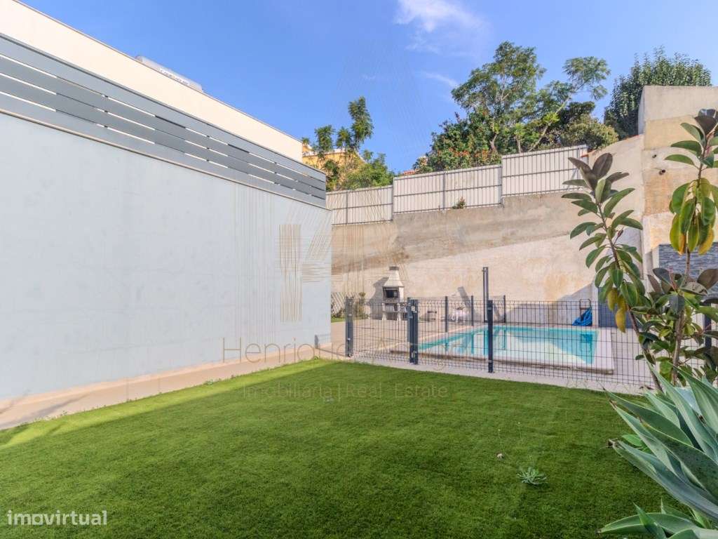 Moradia T4 com piscina em Castelo (Sesimbra)-4