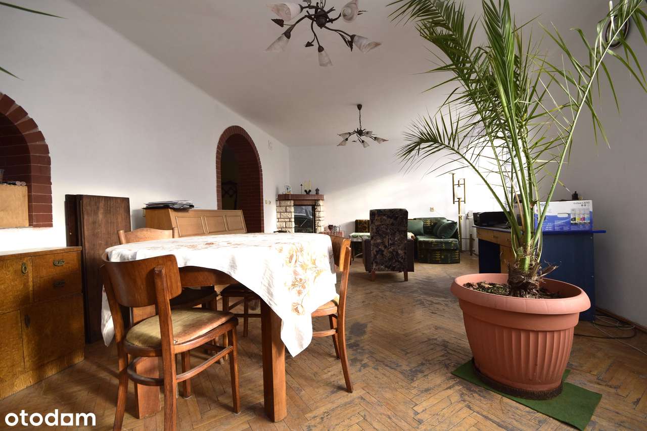 Zamieszkaj w centrum Jaworzna! Idealna okazja na własny dom!-2