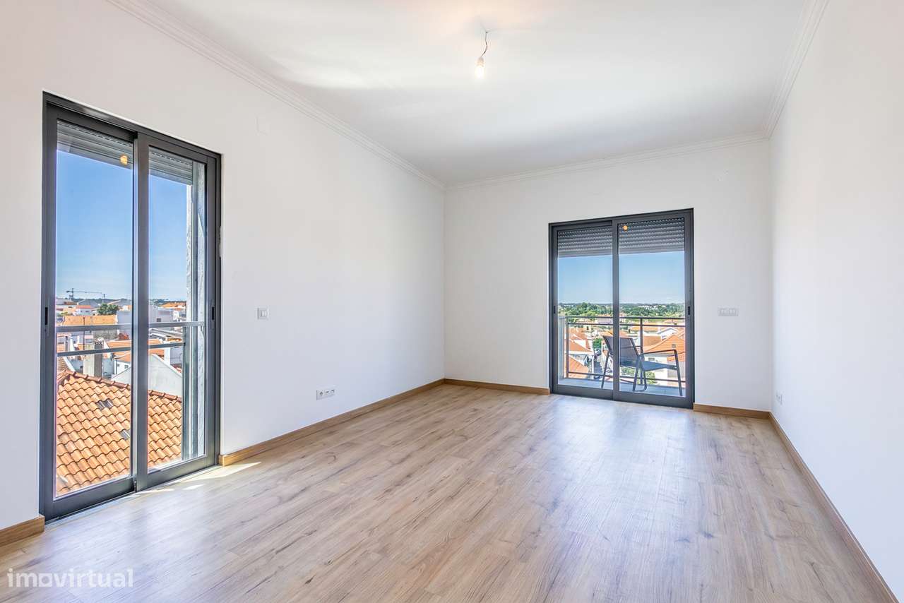 Apartamento T3 de Excelência no Centro do Cartaxo-40