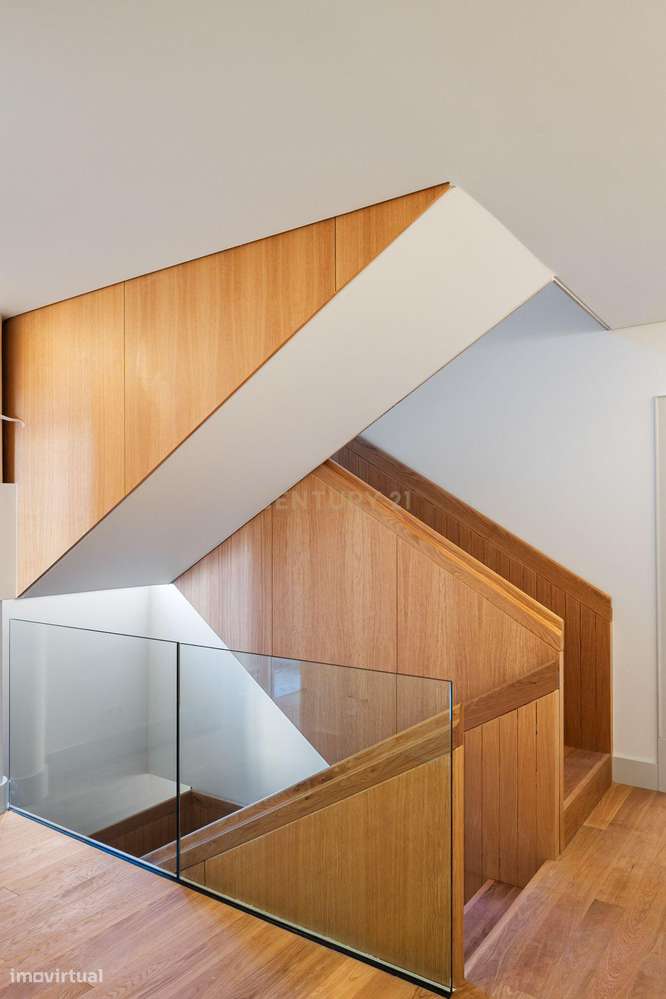 Moradia de Luxo T3+1 com Piscina Privativa e Jardim no Estoril — Vista - Grande imagem: 5/28