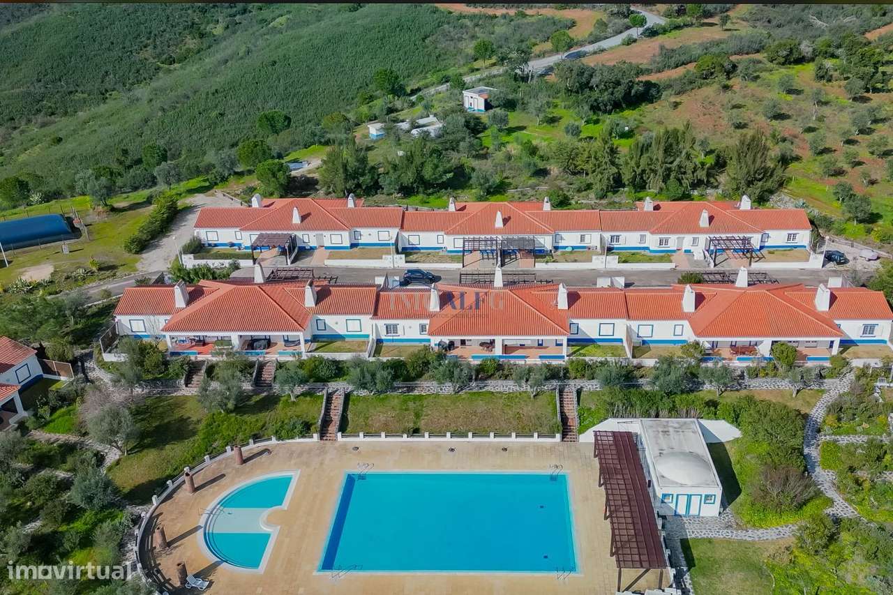 Moradia T3 com sotão e piscina no Condomínio Vila Nova Sta Susana, A - Grande imagem: 5/22