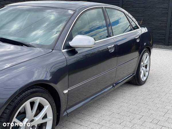 Audi A8 4.2 Quattro - 15