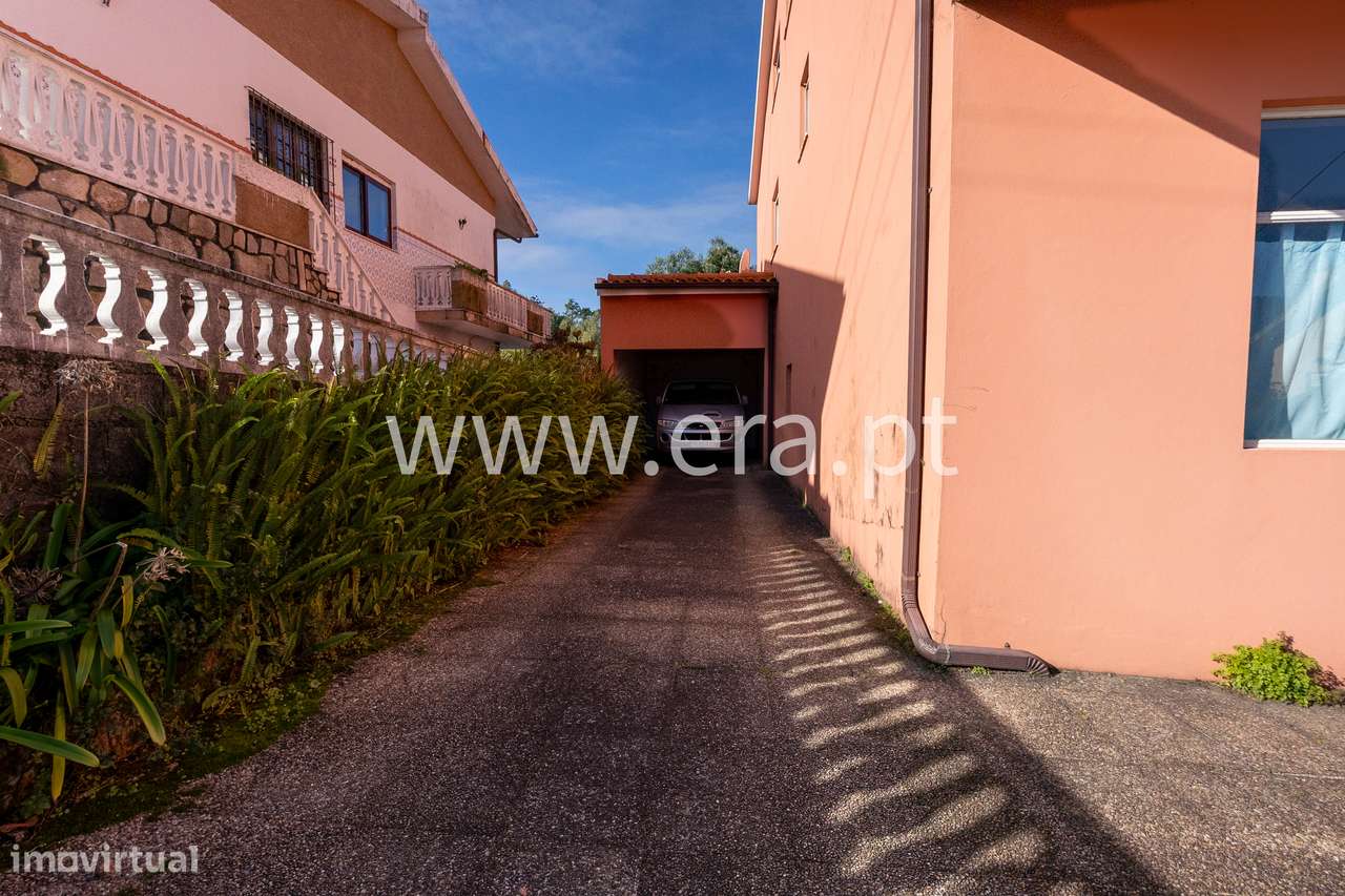 Moradia em Moledo com Vistas Deslumbradas!-16