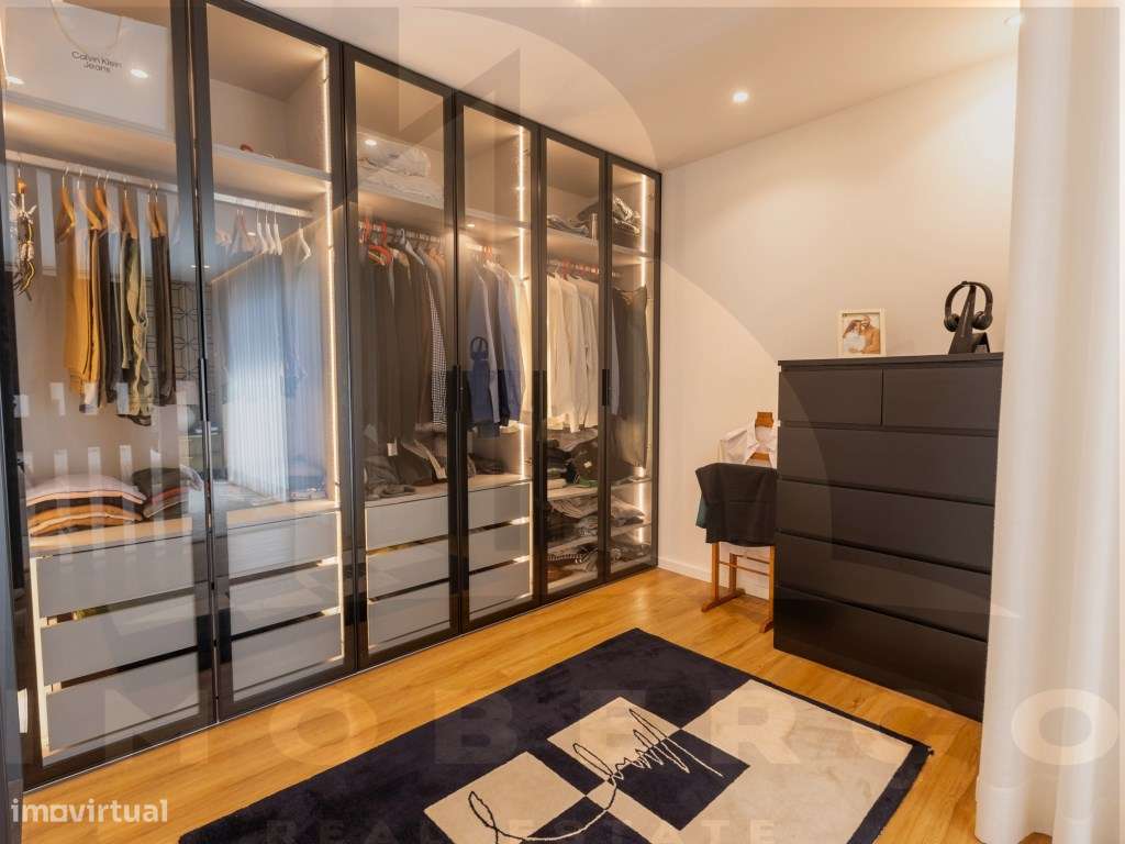 Moradia T3 de Luxo em Creixomil - Como Nova-36
