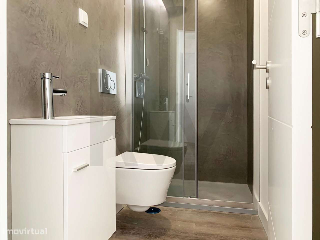 Apartamento T2 com 2 casa de banho Totalmente Remodelado em Queijas-13