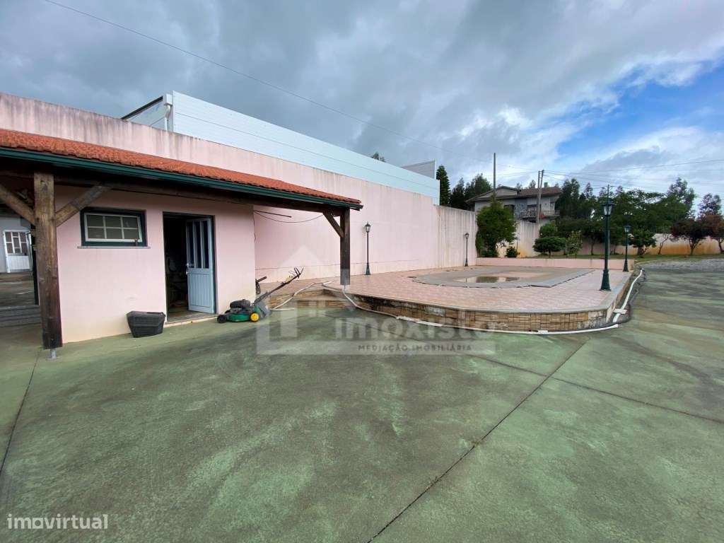 Moradia T5 com anexos e piscina em Figueiró dos Vinhos-3