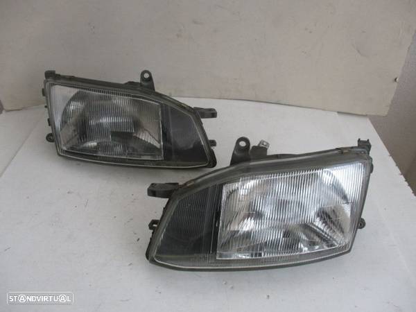 Farol Optica Toyota Hiace Esquerdo Direito - 1