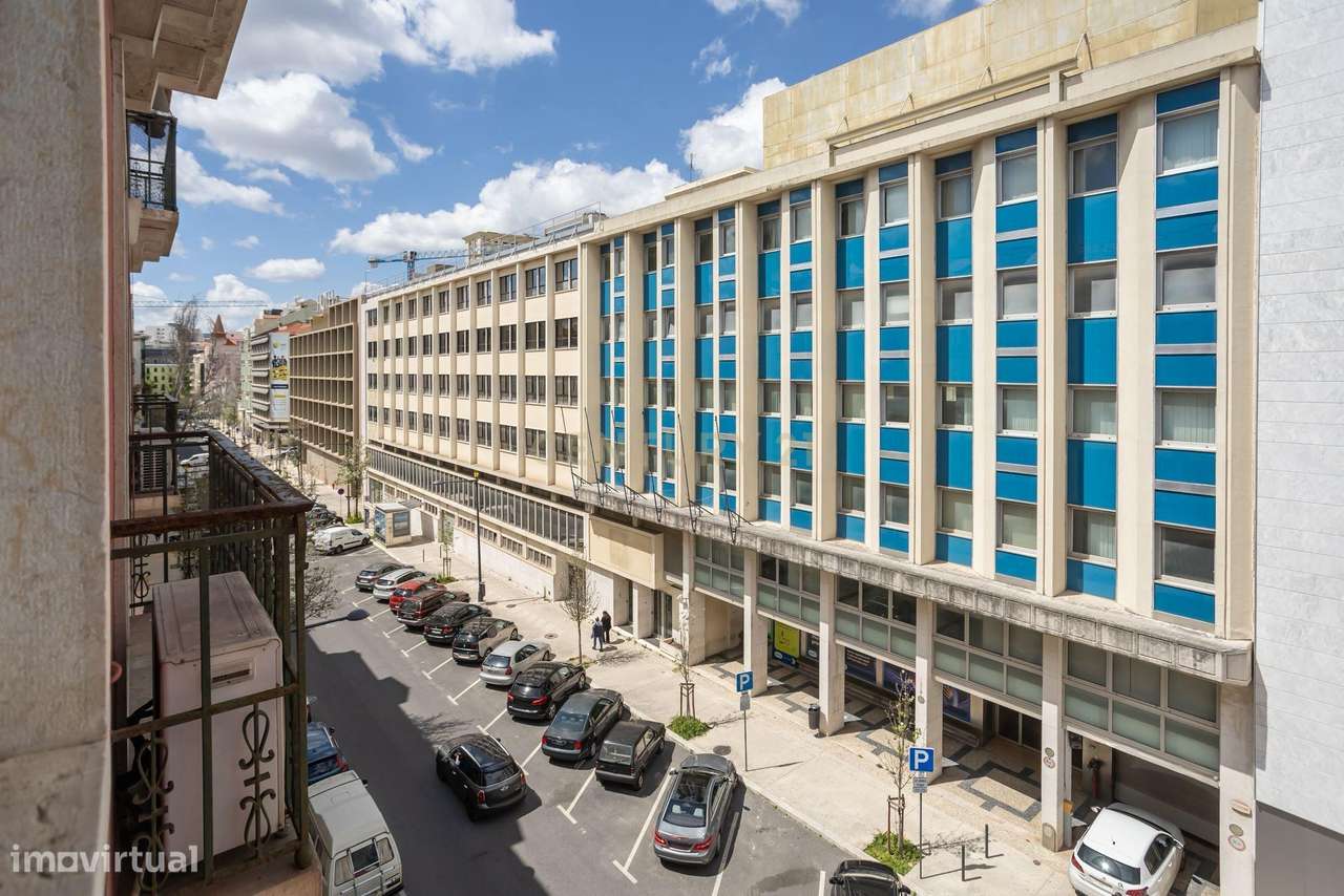 Apartamento T2 para remodelação nas Picoas -Lisboa-29
