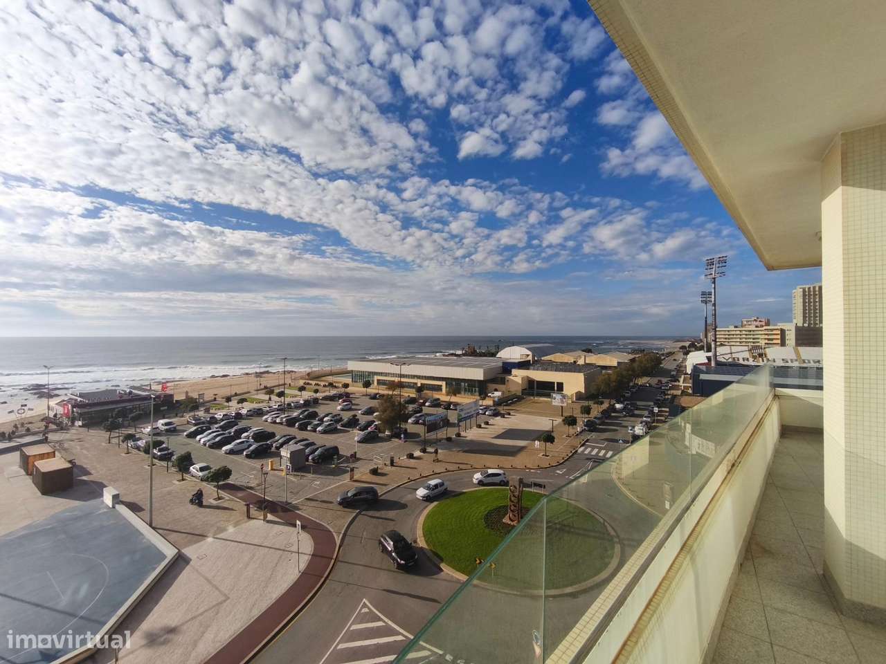Apartamento T6 (primeira linha de mar)-24