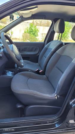 Renault Clio 1.5 dCi Confort Authentique - 11