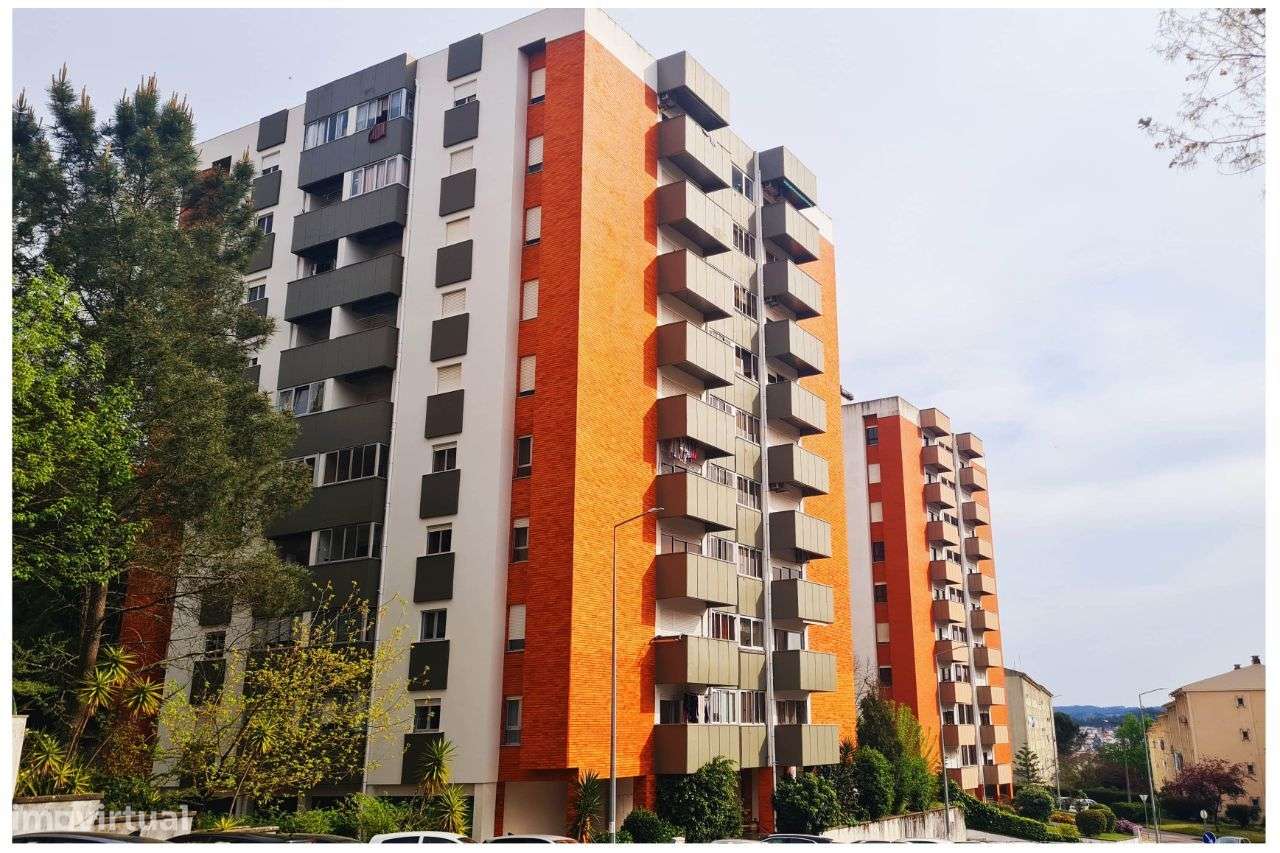 Coimbra T3 desafogado com garagem-24