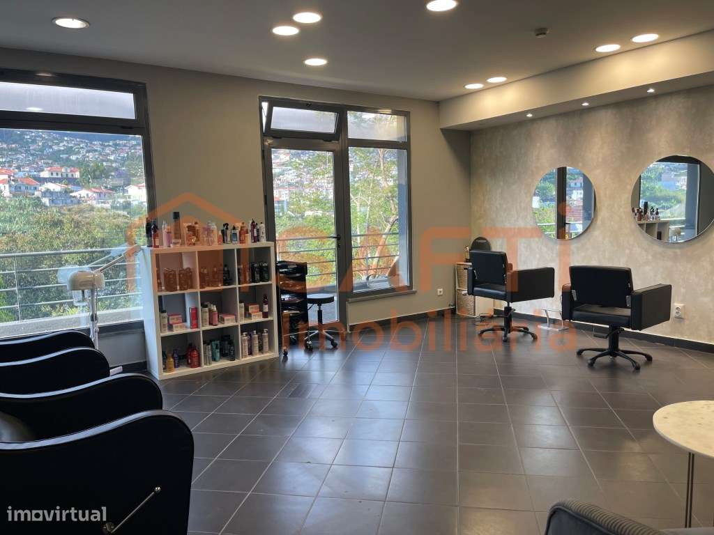 Vende-se loja comercial - São Martinho, Funchal - Grande imagem: 2/17