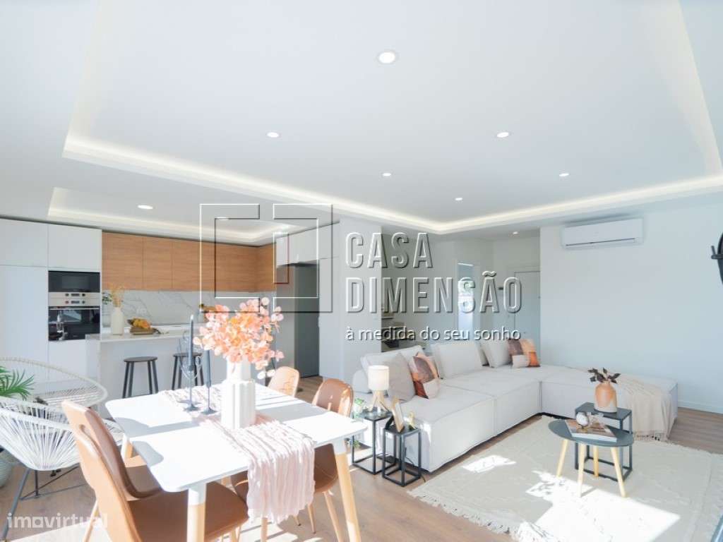 Moradia de tipologia T4+2 na melhor zona da Sobreda, com Piscina, G...-11