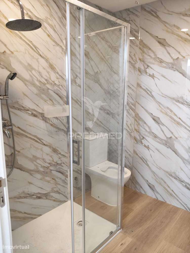 T2+1 Moderno, Mobilado e Equipado | Design Contemporâneo e Pronto a...-13
