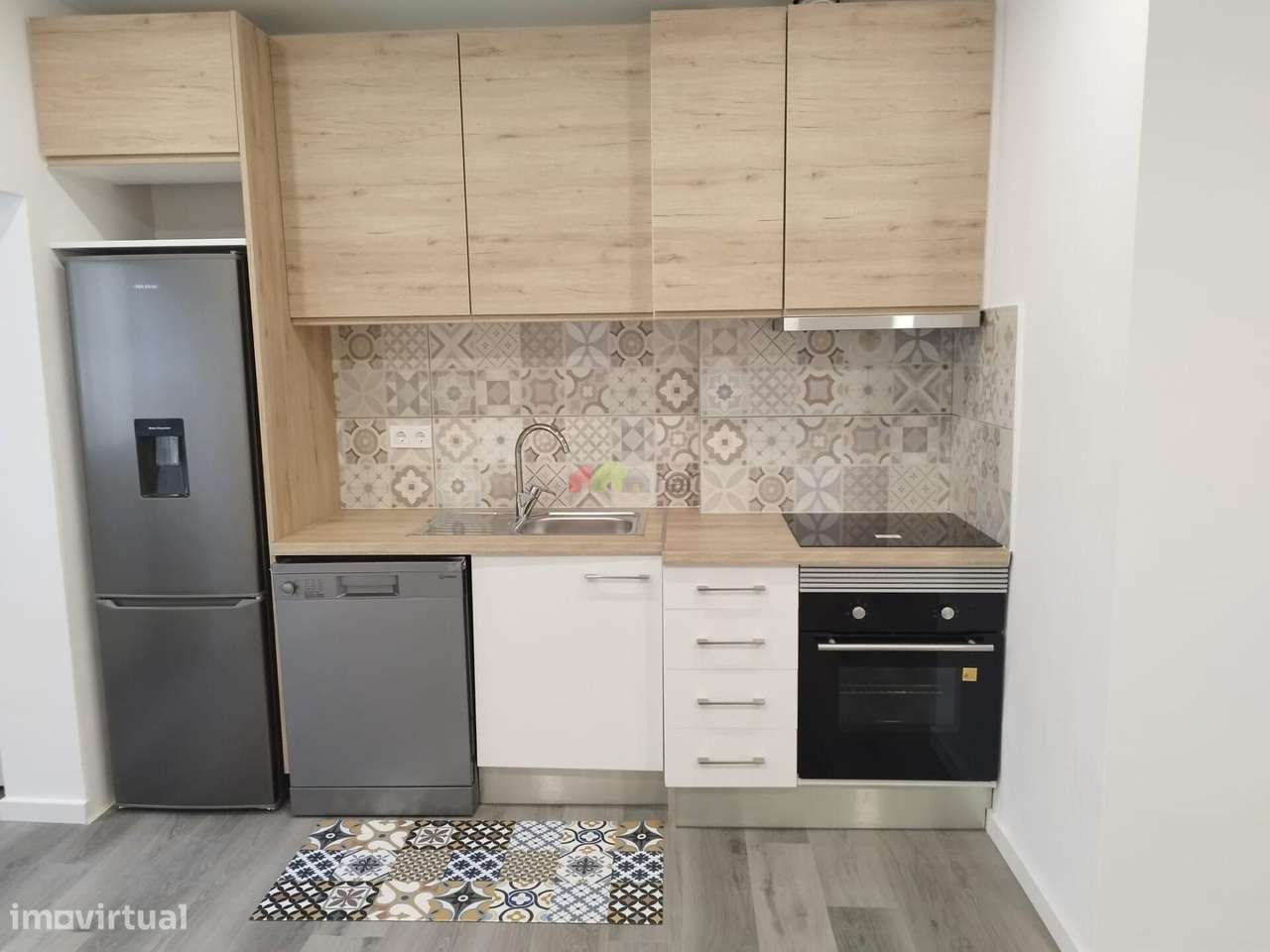Apartamento T2 Remodelado na Baixa Banheira-3