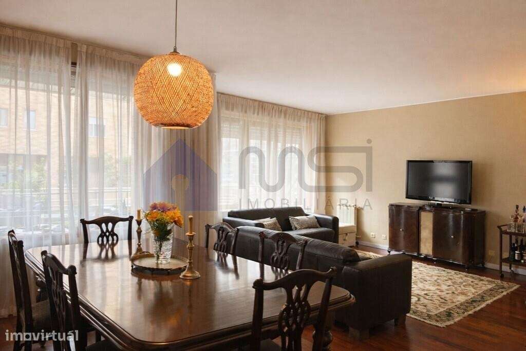 T3 Duplex Luminoso a 5 minutos da Praia – Leça da Palmeira-1