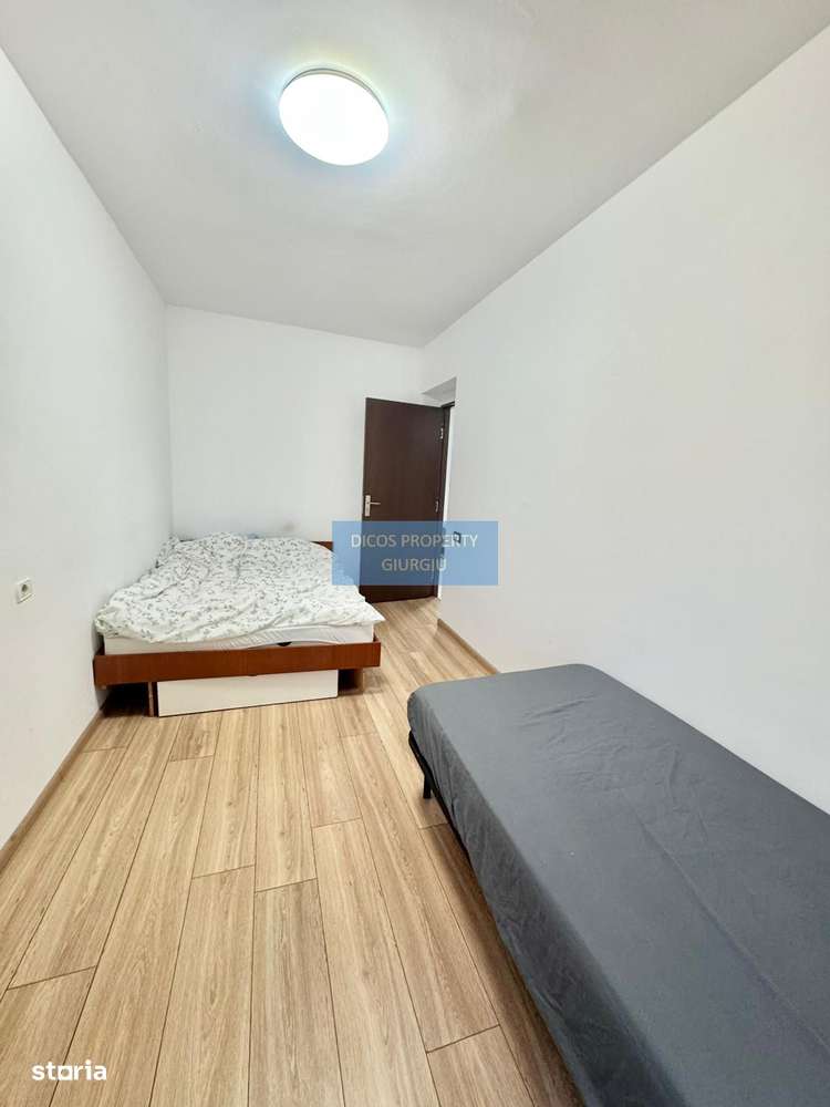 Apartament 3 camere, central-5