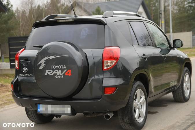 Toyota RAV4 2.2 D-4D Premium - 10