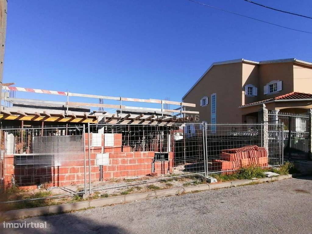 Moradia T2 Contemporanea Em Pinhal Do General Fernao Ferro