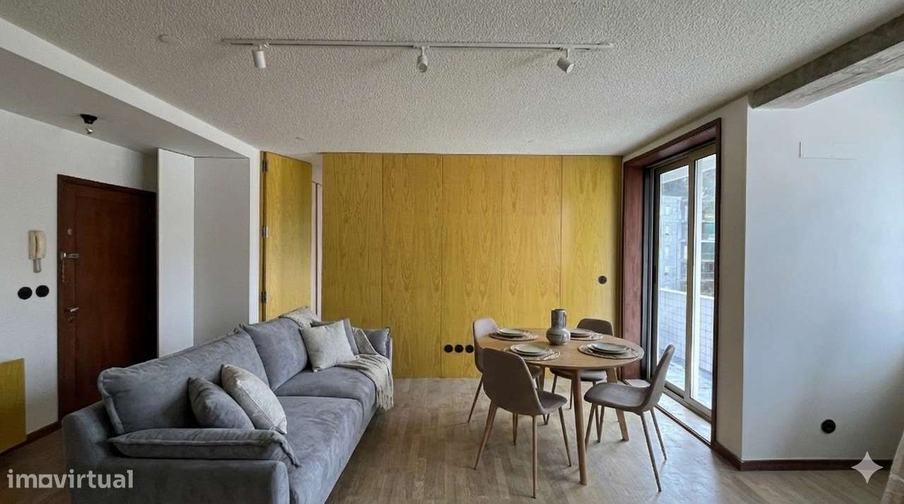 Apartamento T1 com varanda e excelente localização - Grande imagem: 2/4