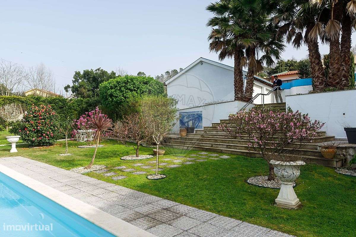 Moradia T8 para venda-4