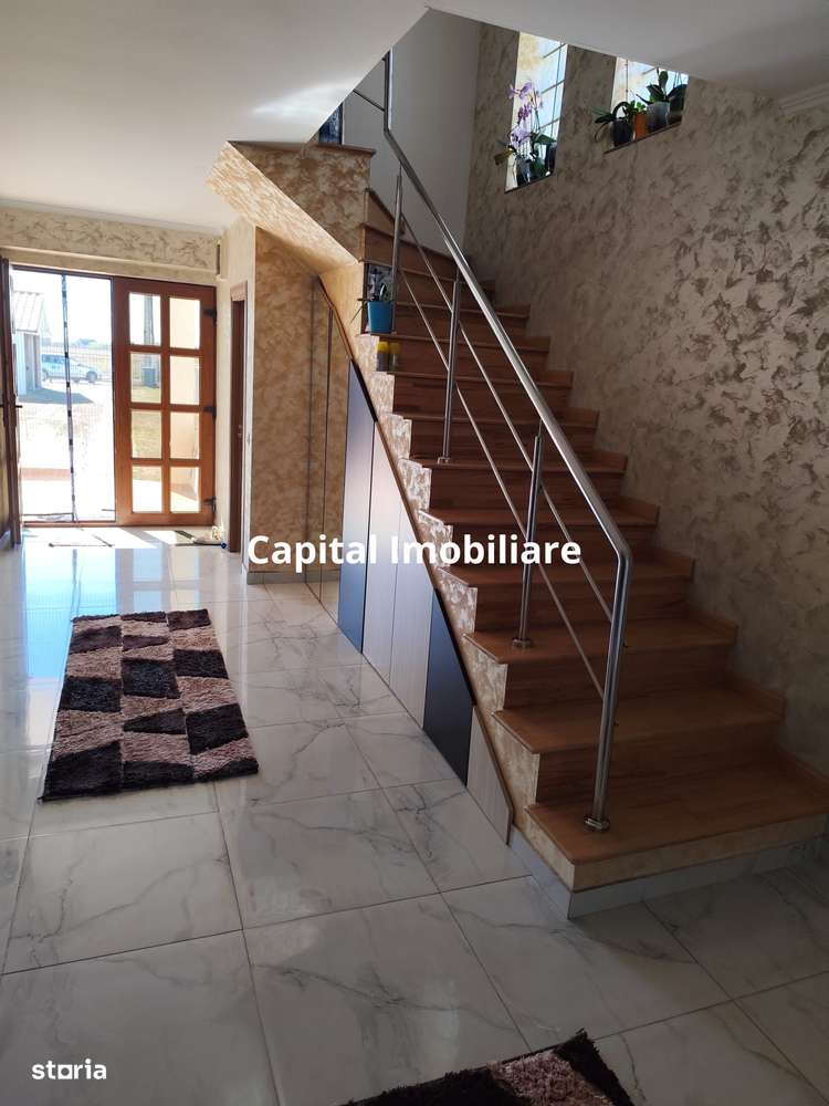 Casa Strejnicu: 150m2, 3 dormitoare, 2 băi, 2 garaje - Imagine principală: 4/20