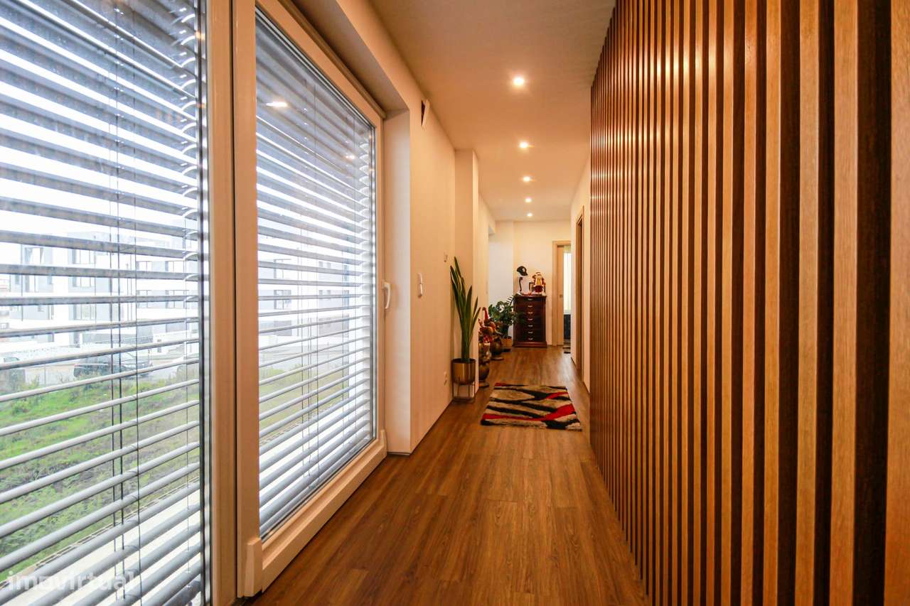 Moradia familiar de alto padrão numa vizinhança premium em Oliveira do - Grande imagem: 5/28