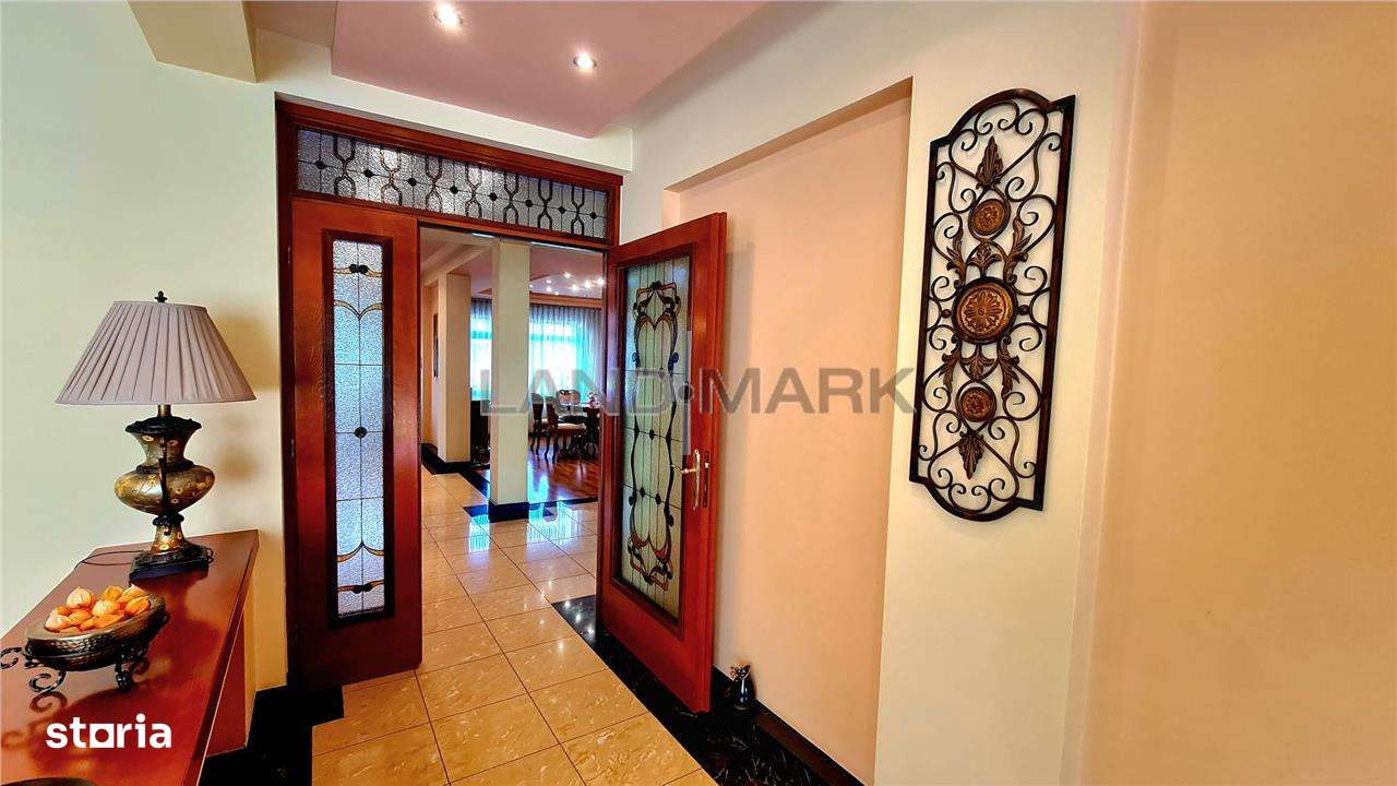 Vila generoasa, 4 dormitoare, piscina, garaj dublu, zona Girocului - Imagine principală: 4/15